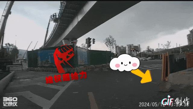 DƬ